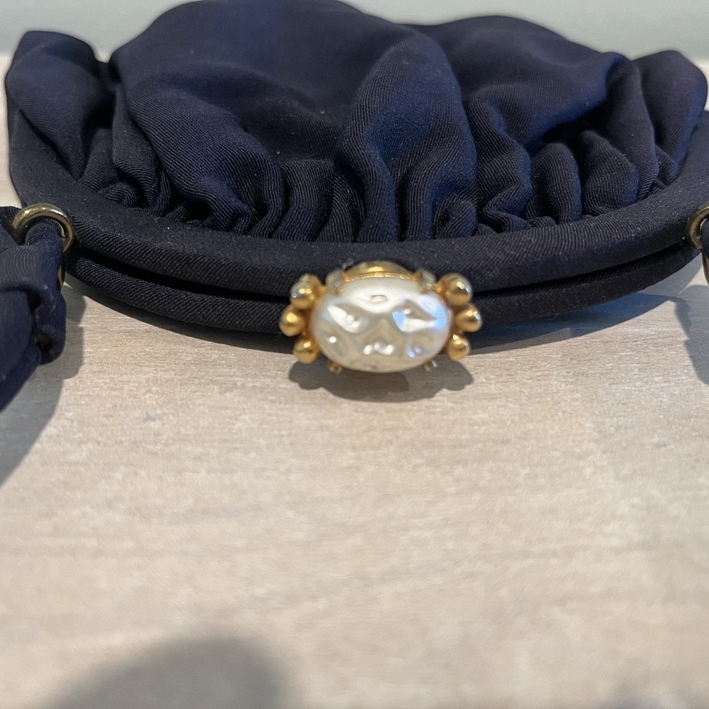 Beautiful Vintage Navy Blue Fabric Bag With Faux Pearl Closure EUC - Picture 3 of 6